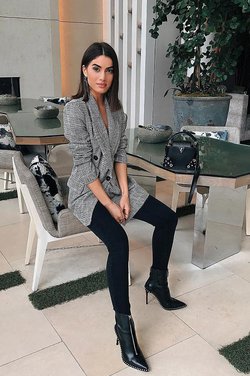 Лук с клетчатым пиджаком