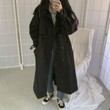 Длинный плащ свободного кроя 
