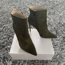 Замшевые полусапоги цвета хаки 